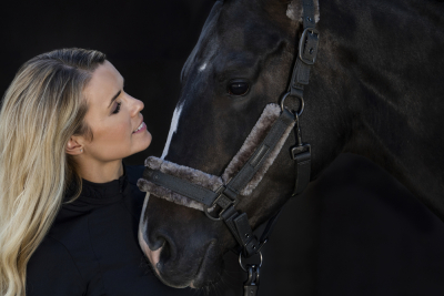 Eskadron ESSENCE Headcollar Doublepin " SPARKLEY  FAUXFUR "