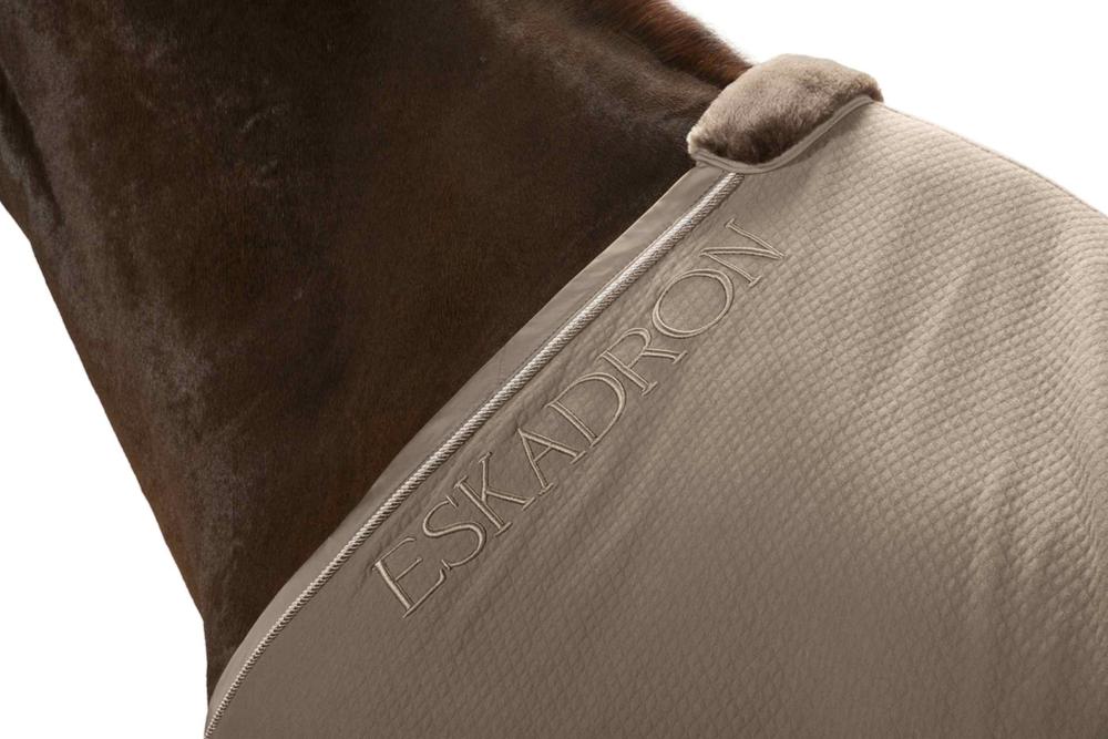 Preview: Eskadron Abschwitzdecke " COTTON QUILTED " mit Doppelkordel