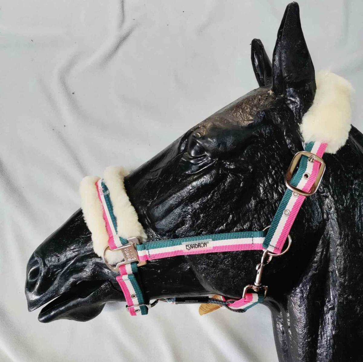 Eskadron Lammfellhalfter, Halfter, Stallhalfter mit Lammfellpolsterung