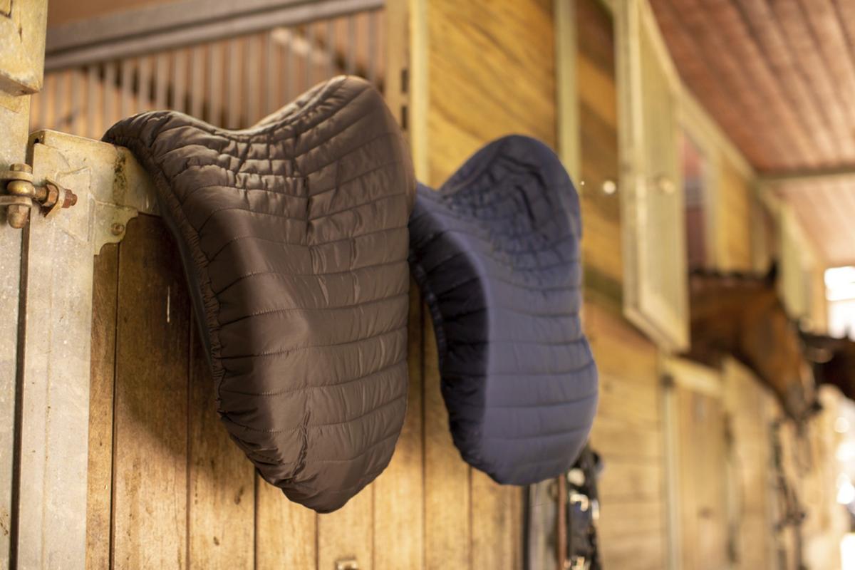 Eskadron HERITAGE Sattelschoner GLOSSY QUILTED, blackmocca, oxfordnavy