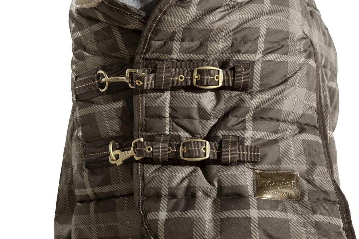 Eskadron HERITAGE Stalldecke  "FAUX FUR NECK " mit mattgoldfarbenen Verschlüsse