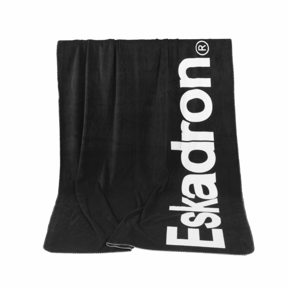 Eskadron DYNAMIC COUCH RUG  " FLEECE "